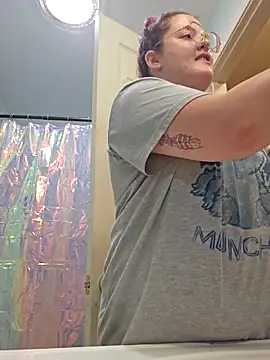 nuttiebuddy1 online show from 09-18-25, 03:08