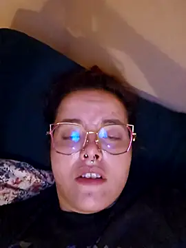 nuttiebuddy1 online show from 09-18-25, 10:23