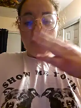 nuttiebuddy1 online show from 10-23-25, 06:23