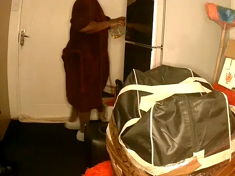 Snapshot of ALICIA_X98 chatting on 11-07-25, 12:38 ALICIA X98 online show from 11-07-25, 12:38