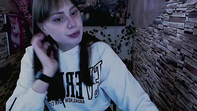 Snapshot of Amanda_Bright_ chatting on 10-05-25, 08:34 Amanda Bright online show from 10-05-25, 08:34