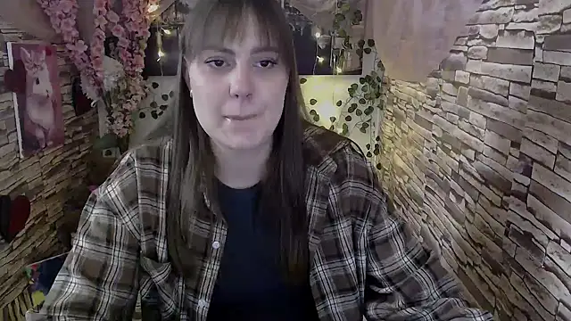 Snapshot of Amanda_Bright_ chatting on 10-13-25, 06:57 Amanda Bright online show from 10-13-25, 06:57