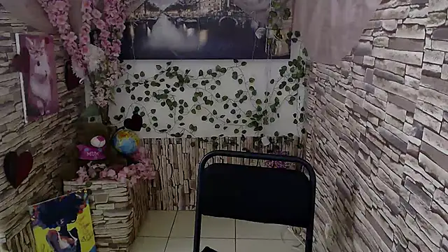 Snapshot of Amanda_Bright_ chatting on 10-14-25, 06:58 Amanda Bright online show from 10-14-25, 06:58