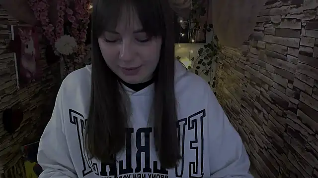 Snapshot of Amanda_Bright_ chatting on 10-21-25, 06:58 Amanda Bright online show from 10-21-25, 06:58