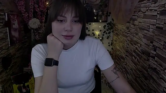 Snapshot of Amanda_Bright_ chatting on 10-27-25, 07:56 Amanda Bright online show from 10-27-25, 07:56