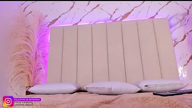 Snapshot of Elody_rousse chatting on 10-12-25, 11:42 Elody rousse online show from 10-12-25, 11:42