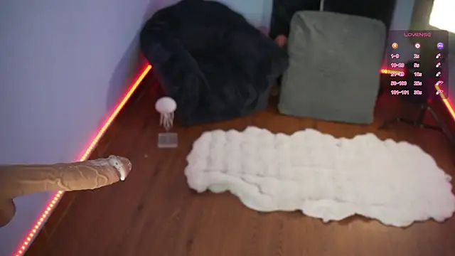 AnnieCouperr online show from 01-05-26, 07:06