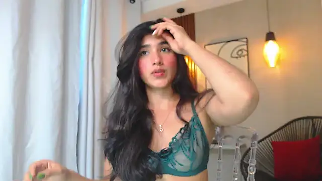 Snapshot of Lia_Mar_ chatting on 05-19-26, 10:27 Lia Mar online show from 05-19-26, 10:27
