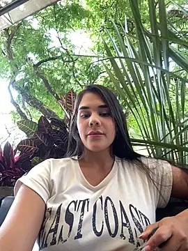 BellaLeclair online show from 10-29-25, 07:48