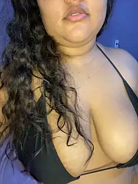 Snapshot of qxmila1 chatting on 10-28-25, 08:33 qxmila1 online show from 10-28-25, 08:33