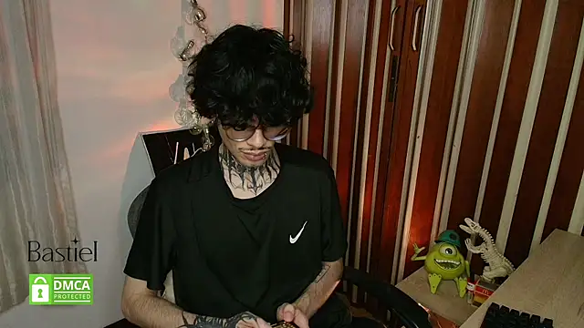 Snapshot of Mihail_leroy chatting on 10-03-25, 02:52 Mihail leroy online show from 10-03-25, 02:52