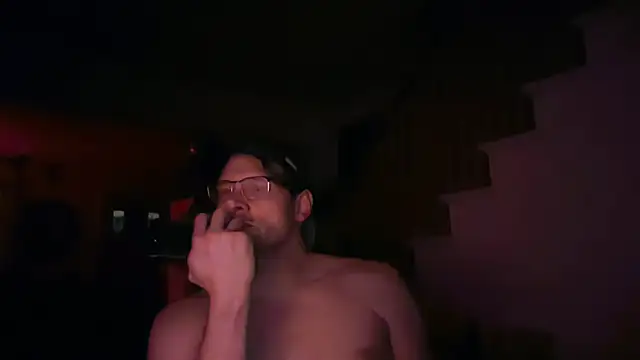 Snapshot of MasterDaddyCool chatting on 05-12-26, 08:44 MasterDaddyCool online show from 05-12-26, 08:44