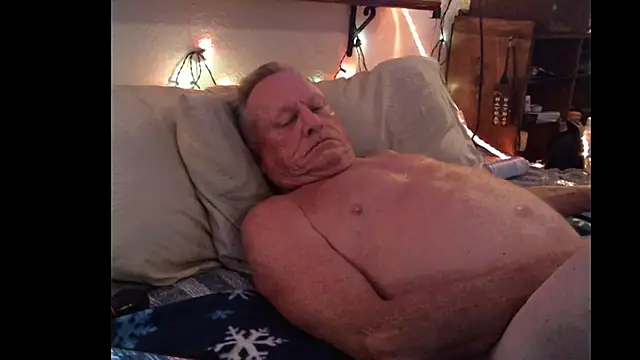 Snapshot of Pussyeat2please chatting on 10-23-25, 09:52 Pussyeat2please online show from 10-23-25, 09:52