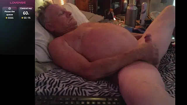 Snapshot of Pussyeat2please chatting on 12-20-25, 08:27 Pussyeat2please online show from 12-20-25, 08:27