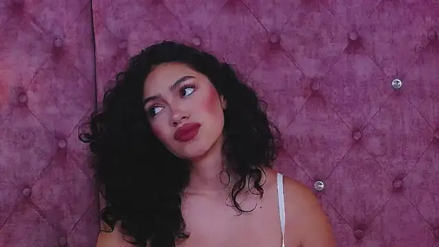 Snapshot of MaddisonBelucci chatting on 09-20-25, 08:54 MaddisonBelucci online show from 09-20-25, 08:54