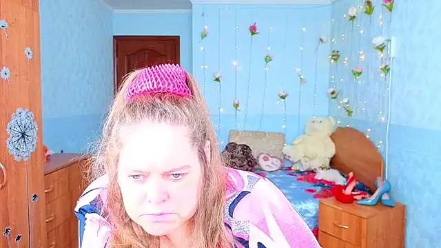 Snapshot of Audrey_Aura chatting on 10-21-25, 10:27 Audrey Aura online show from 10-21-25, 10:27