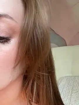 Snapshot of Rosie_Holmes_ chatting on 09-21-25, 11:23 Rosie Holmes online show from 09-21-25, 11:23