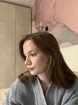 Snapshot of Rosie_Holmes_ chatting on 10-11-25, 01:42 Rosie Holmes online show from 10-11-25, 01:42