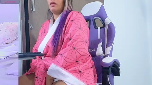 Snapshot of Asuna_fantasy chatting on 10-21-25, 03:40 Asuna fantasy online show from 10-21-25, 03:40