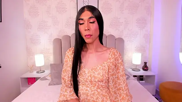 Snapshot of ShaynaHosk chatting on 09-20-25, 07:04 ShaynaHosk online show from 09-20-25, 07:04