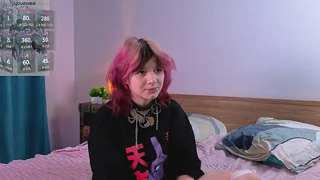 Snapshot of TaiteBeat chatting on 11-24-25, 06:40 TaiteBeat online show from 11-24-25, 06:40