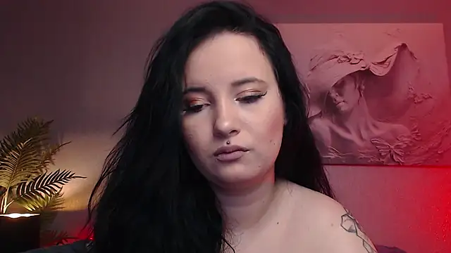 Snapshot of MikaSnake chatting on 09-20-25, 09:49 MikaSnake online show from 09-20-25, 09:49