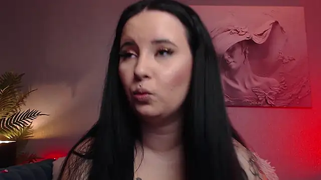 Snapshot of MikaSnake chatting on 09-21-25, 08:21 MikaSnake online show from 09-21-25, 08:21