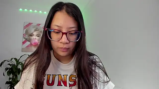 Snapshot of rouse_red chatting on 09-14-25, 01:32 rouse red online show from 09-14-25, 01:32