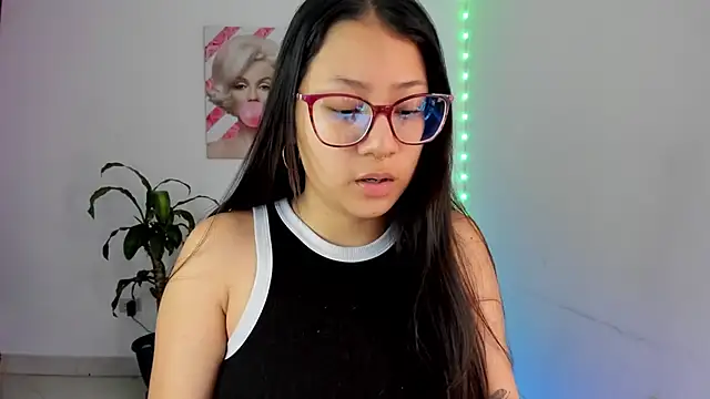 Snapshot of rouse_red chatting on 09-25-25, 07:50 rouse red online show from 09-25-25, 07:50