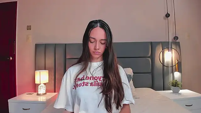 IremLee  online show from 09-25-25, 09:29