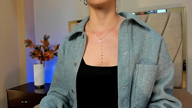 IremLee  online show from 10-24-25, 12:52