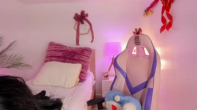 Hadid Jimenez  online show from 12-15-25, 06:45