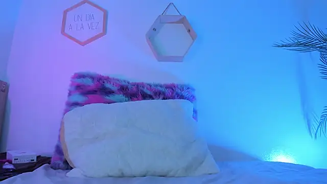 Hadid Jimenez  online show from 04-23-26, 04:46