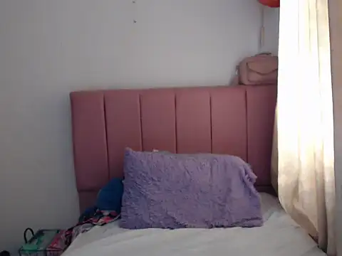 Snapshot of Alaina_Blessed chatting on 09-27-25, 06:57 Alaina Blessed online show from 09-27-25, 06:57