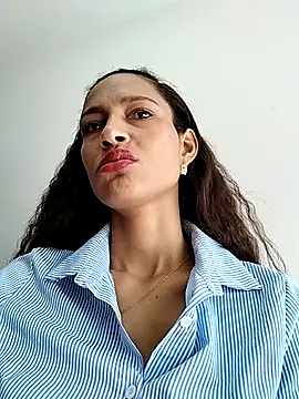 Snapshot of SofiaDelicia chatting on 09-22-25, 03:03 SofiaDelicia online show from 09-22-25, 03:03