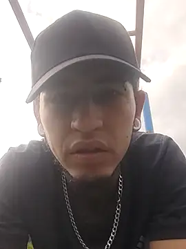 Snapshot of Tattoboy19cm chatting on 09-10-25, 01:00 Tattoboy19cm online show from 09-10-25, 01:00