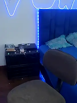 Snapshot of Tattoboy19cm chatting on 09-11-25, 02:17 Tattoboy19cm online show from 09-11-25, 02:17