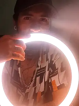 Snapshot of Tattoboy19cm chatting on 09-16-25, 04:46 Tattoboy19cm online show from 09-16-25, 04:46