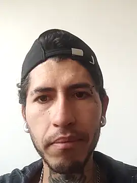 Snapshot of Tattoboy19cm chatting on 10-02-25, 04:03 Tattoboy19cm online show from 10-02-25, 04:03