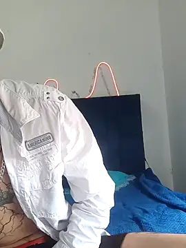 Snapshot of Tattoboy19cm chatting on 10-05-25, 07:45 Tattoboy19cm online show from 10-05-25, 07:45