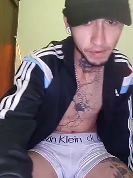 Snapshot of Tattoboy19cm chatting on 10-08-25, 03:15 Tattoboy19cm online show from 10-08-25, 03:15