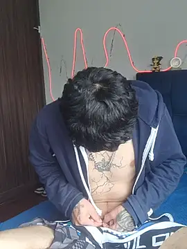 Snapshot of Tattoboy19cm chatting on 10-11-25, 06:17 Tattoboy19cm online show from 10-11-25, 06:17