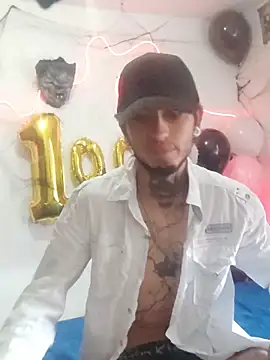 Snapshot of Tattoboy19cm chatting on 10-23-25, 03:11 Tattoboy19cm online show from 10-23-25, 03:11