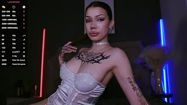 Snapshot of MiuMiuSasha chatting on 10-04-25, 08:40 MiuMiuSasha online show from 10-04-25, 08:40