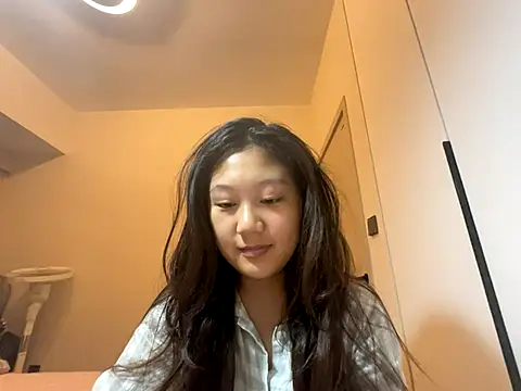 xena0501 online show from 10-16-25, 04:19