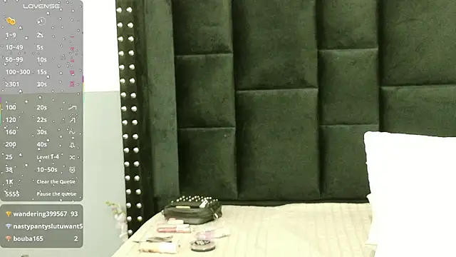 cutepetitee online show from 10-14-25, 08:31