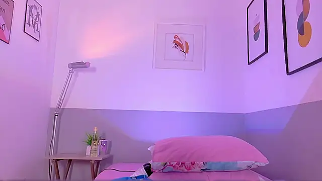 cutepetitee online show from 12-16-25, 07:52