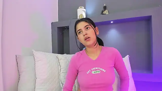 Snapshot of MaiaaCandy chatting on 10-10-25, 08:19 MaiaaCandy online show from 10-10-25, 08:19