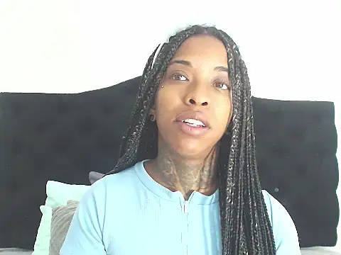 Pauline Fox online show from 10-04-25, 01:47