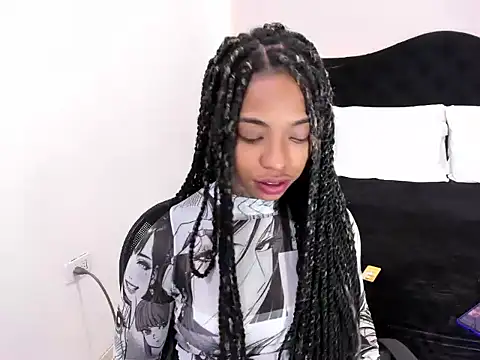 Pauline Fox online show from 04-25-26, 01:52